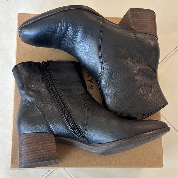 Lucky Brand Black Ankle Booties with Side Zipper - Picture 3 of 6